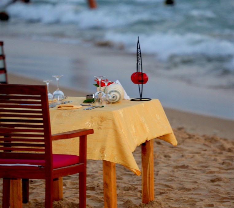 Romantic Dinner at Edde Sands